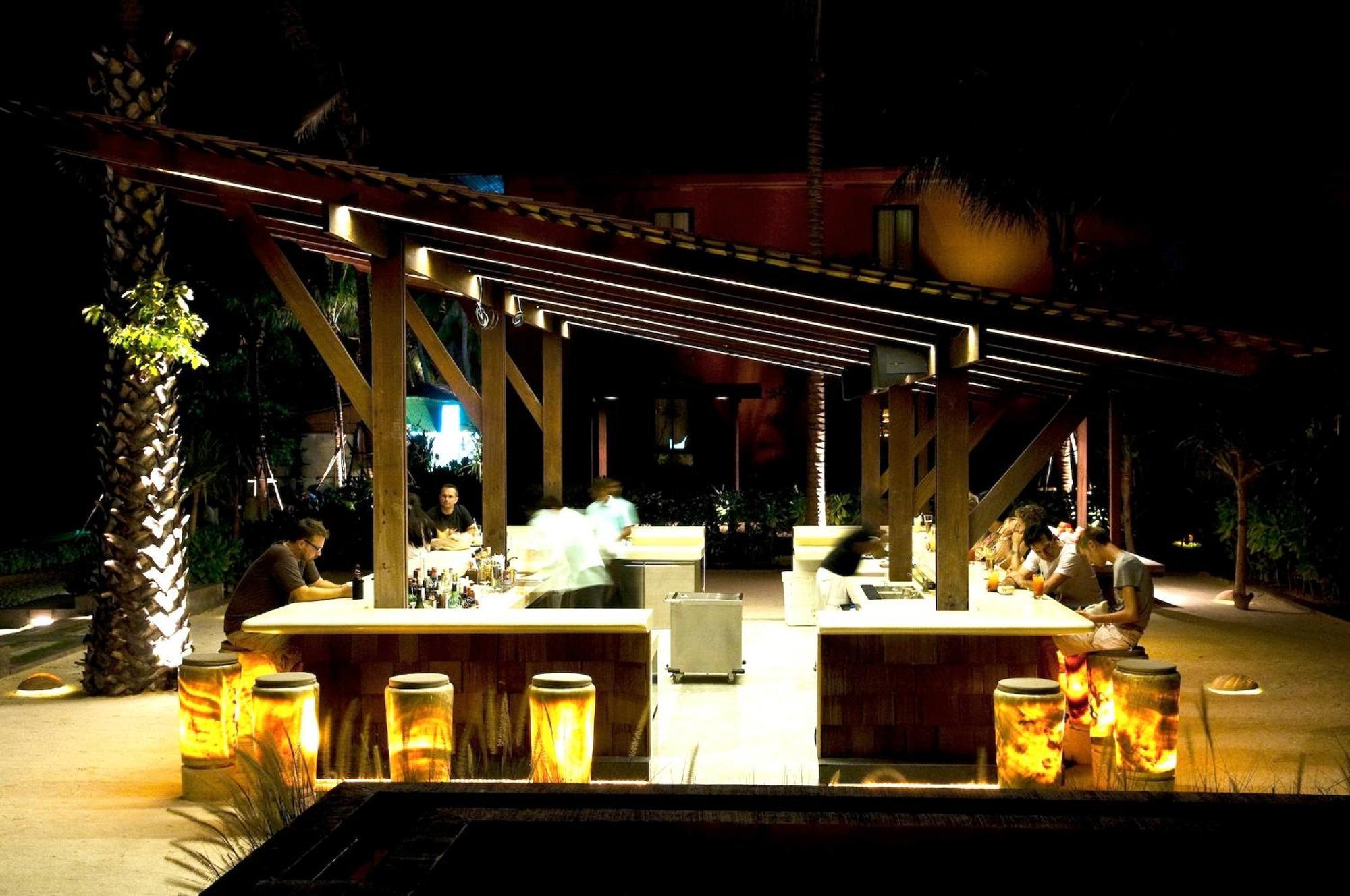 Hansar Samui Resort&Spa - SHA Extra Plus Bophut Exterior foto The bar at the beach